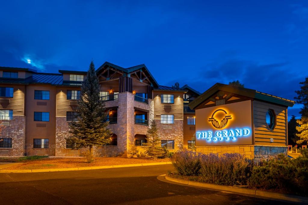 a rendering of a hotel yard at night at The Grand Hotel at the Grand Canyon in Tusayan