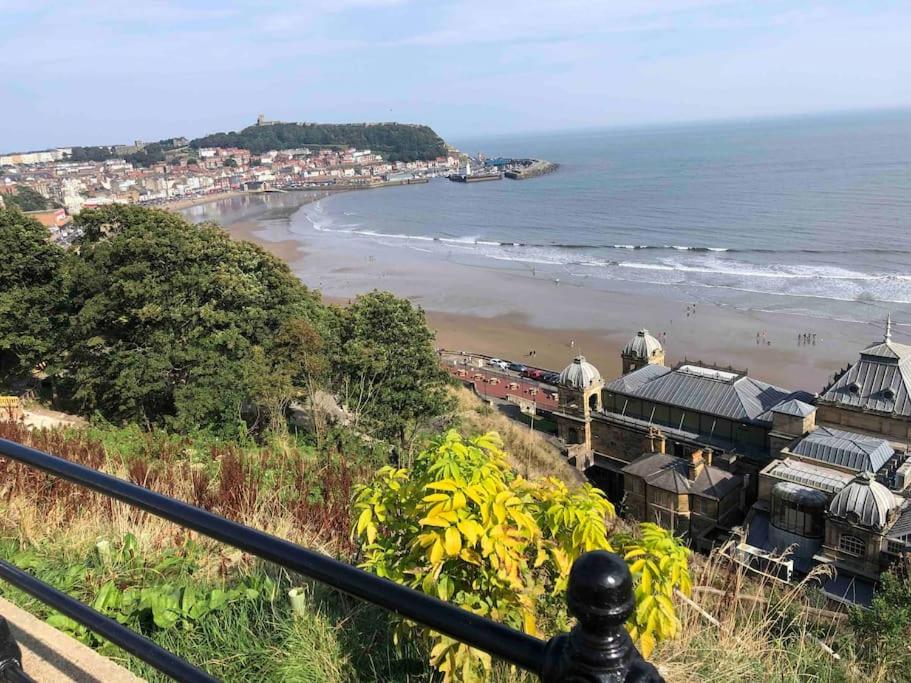 Sitwell coastal apartment with free parking 5