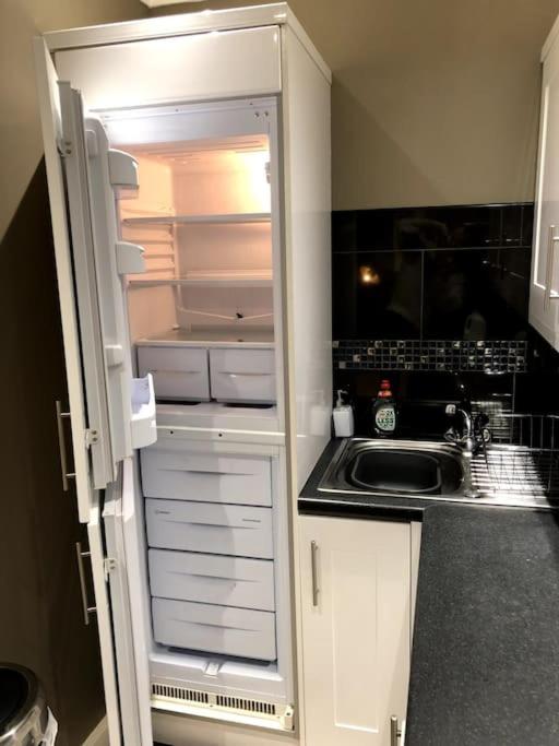 Sitwell coastal apartment with free parking 3