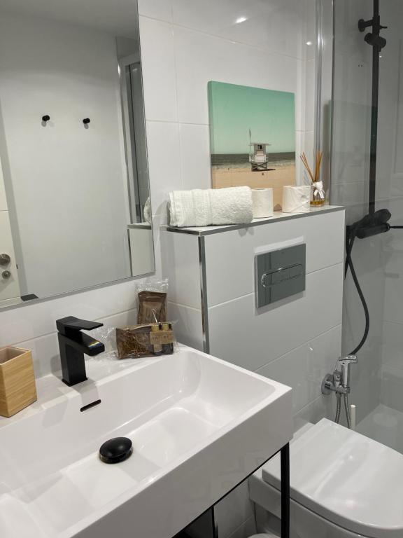 Koupelna v ubytování Duplex con encanto en Paseo Maritimo de Marbella