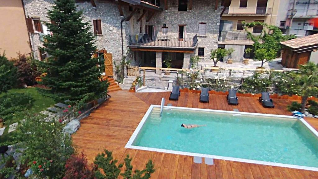 Bazén v ubytování B&B la Curt del Böff nebo v jeho okolí