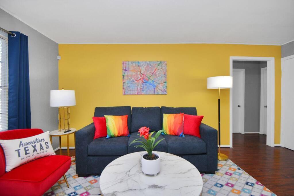 HEIRS LIVING GOLD Near University Of Houston Texas State heirs-living-gold-near-university-of-houston-texas-state