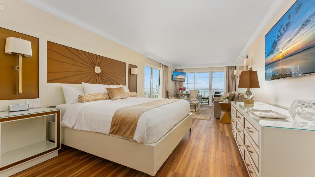 La Mer Beachfront Resort - 