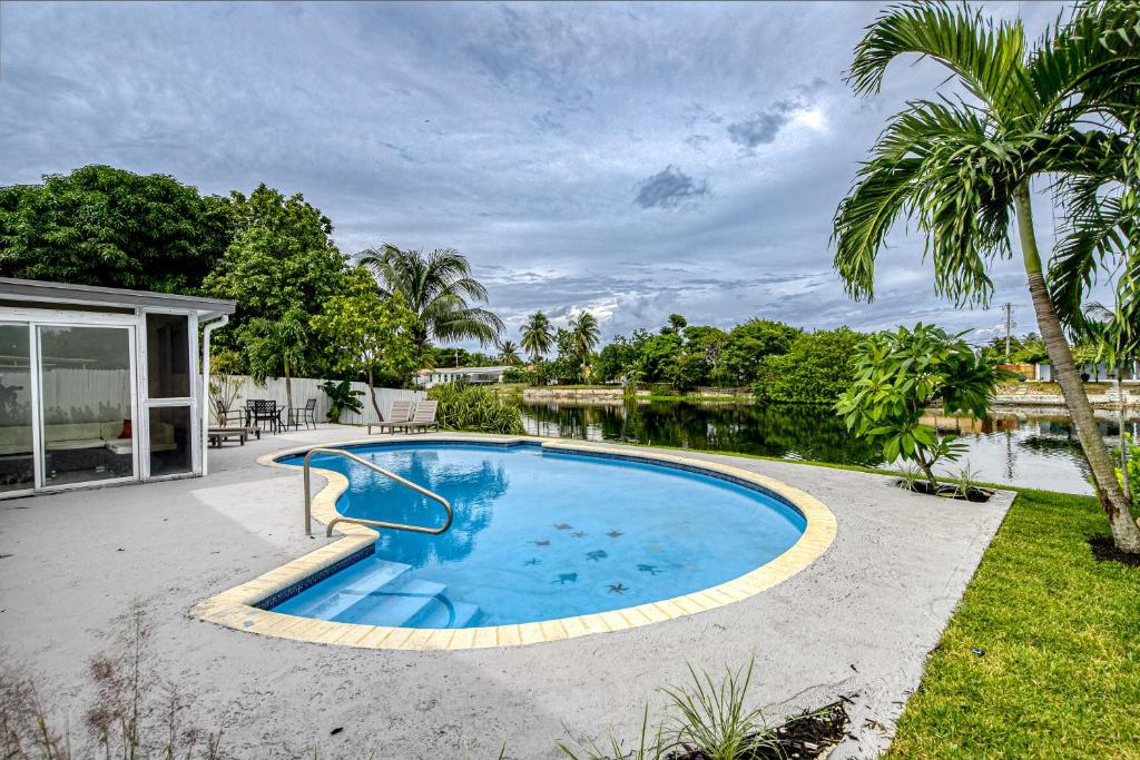 Serenity Cove, Deerfield Beach (updated prices 2024)