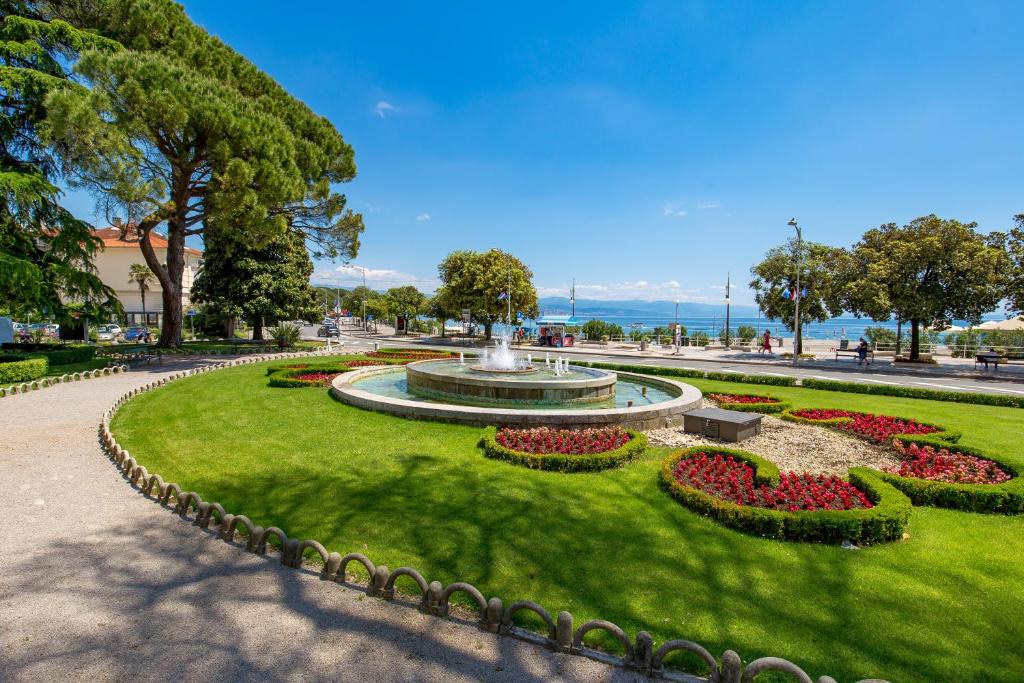 Fotografia z galérie ubytovania Altamar Seaview Opatija v destinácii Opatija