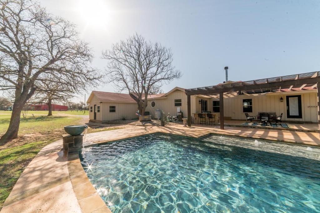 Queen and Duke Cottage - Housity