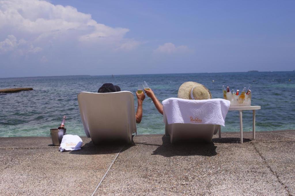 Mejores Hoteles en Isla Grande | Islas del Rosario 403661540
