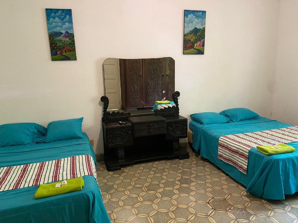 Hostal Cumbres del Volcan Flor Blanca - Dört Kişilik Oda - Özel Banyolu