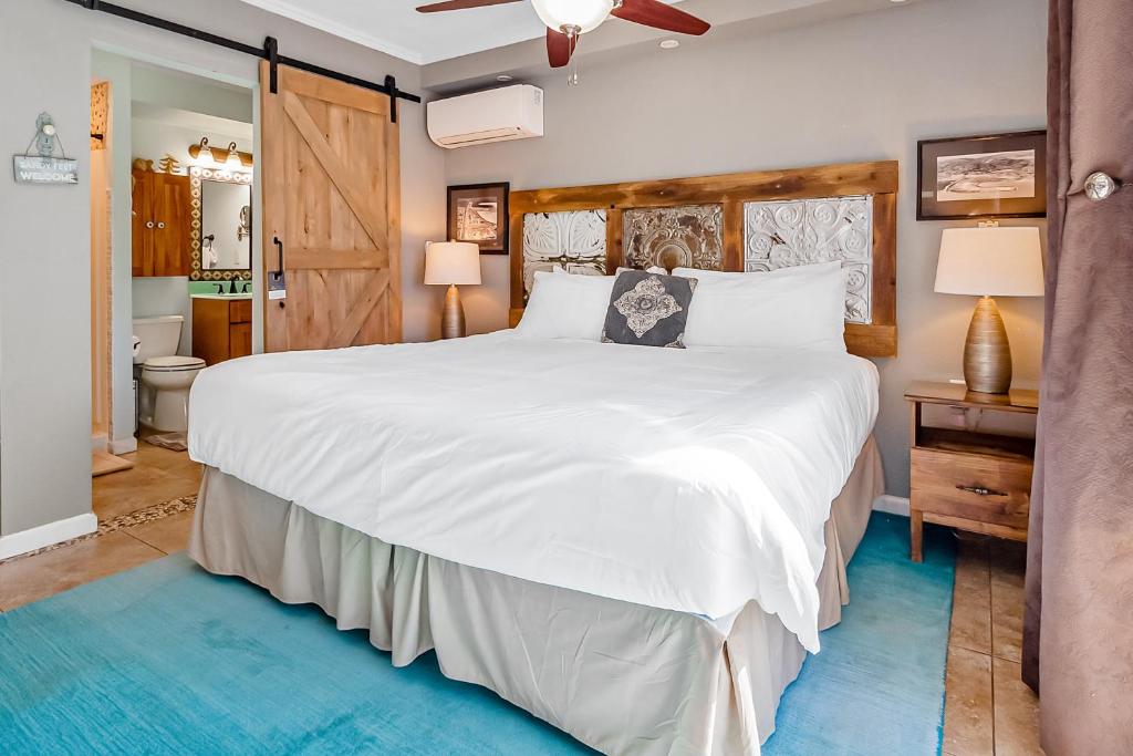 Bayside Bungalow Studio, San Diego, CA