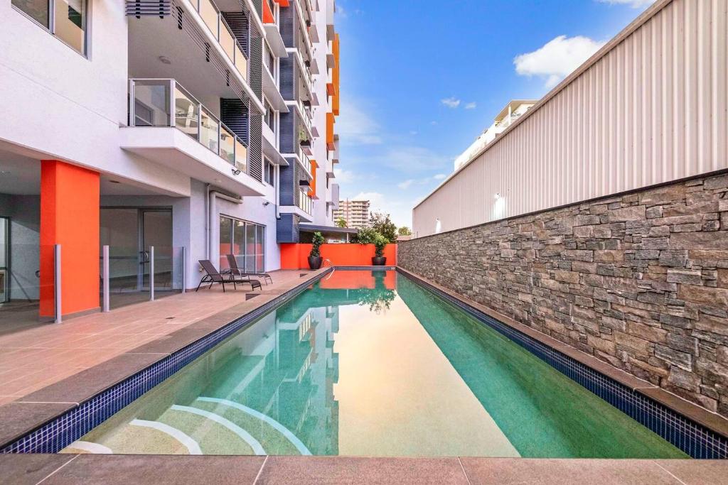 Piscina a Your Keys to Larrakeyah Coastal Comfort with Pool o a prop