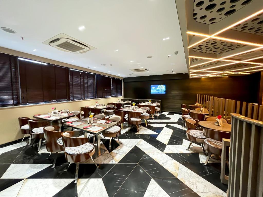 Restaurace v ubytování Morvee Hotels Alipore Kolkata