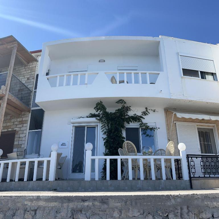 Balkon lub taras w obiekcie VILLA BLANCA