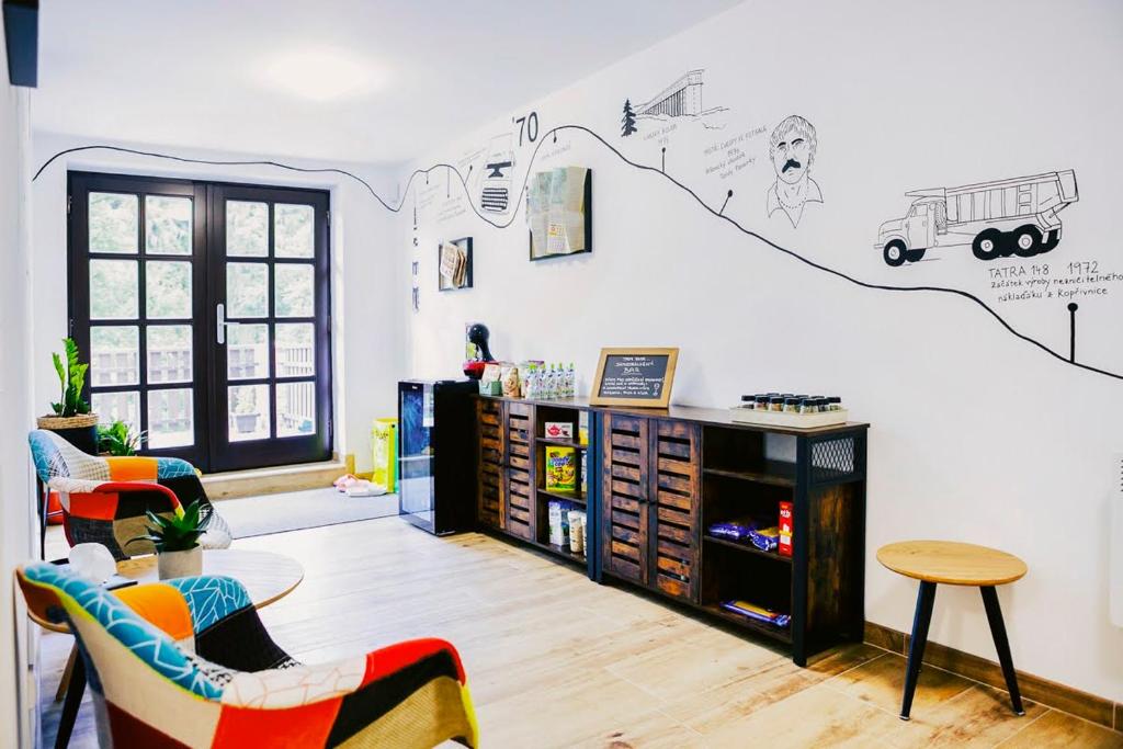 Knihovna v apartmánu
