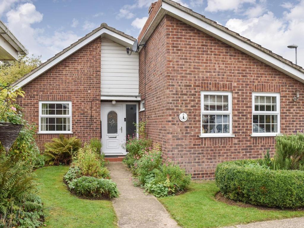 Chimney Springs, Ormesby Saint Michael Updated 2023 Prices