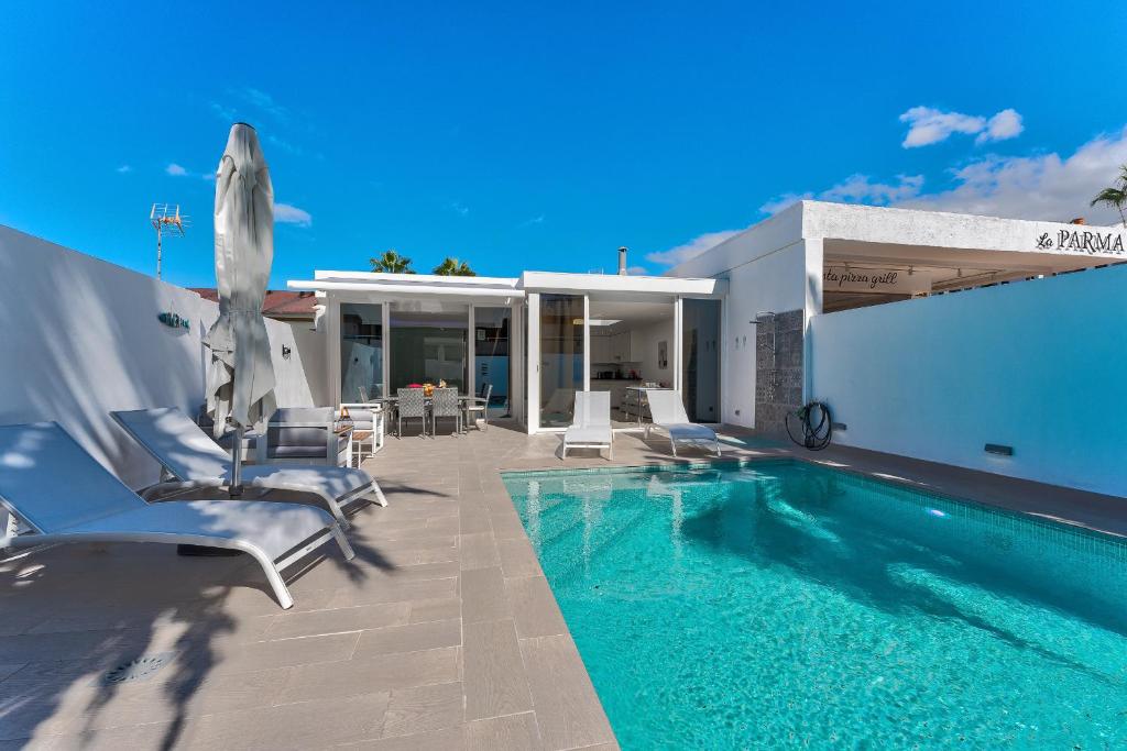 Bungalows New bungalow with private pool en Callao Salvaje, Tenerife