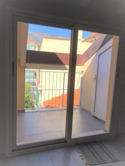 Zdjęcie z galerii obiektu Budello di Alassio, ampio appartamento con box w Alassio