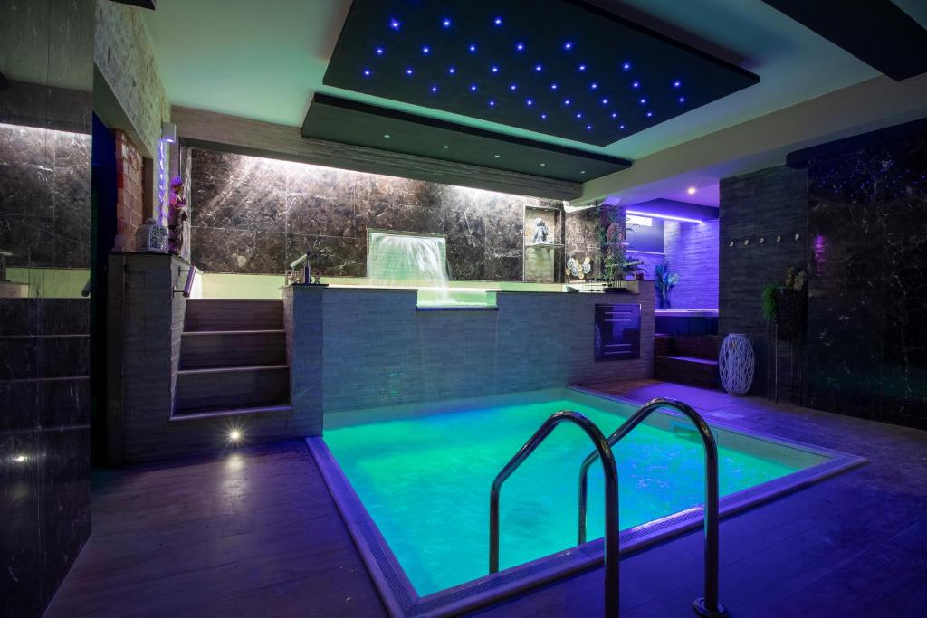 Bazén v ubytovaní Saija Apartment con piscina alebo v jeho blízkosti