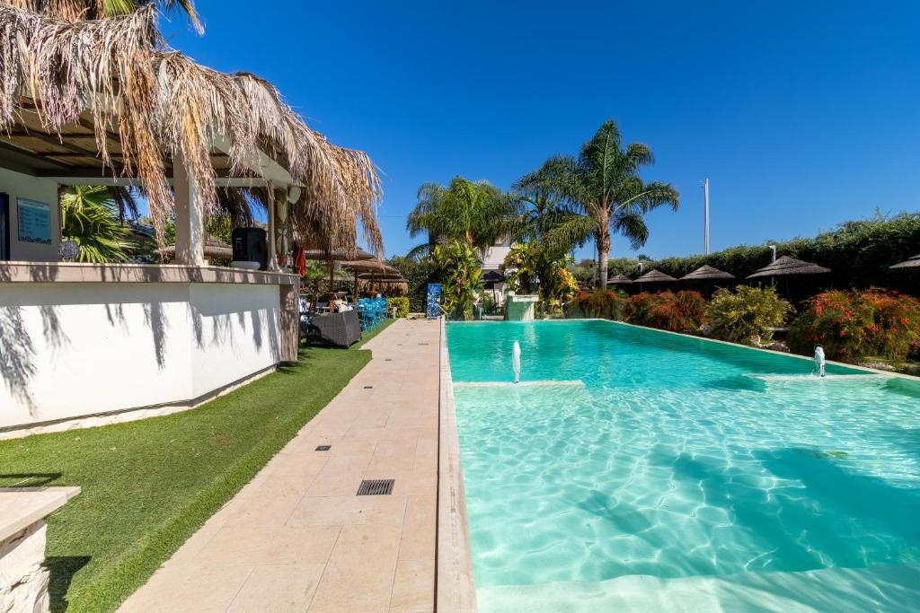 Bazén v ubytovaní Saija Apartment con piscina alebo v jeho blízkosti