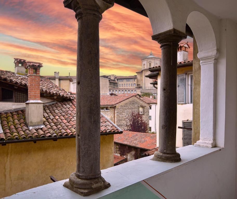 PURA VIDA APARTMENT Deluxe Upper Bergamo, 3 min walk Piazza Vecchia