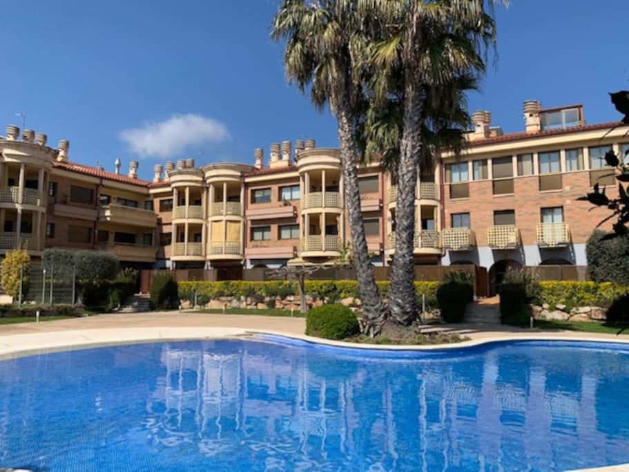 Bazén v ubytování Atlantica Apartment nebo v jeho okolí