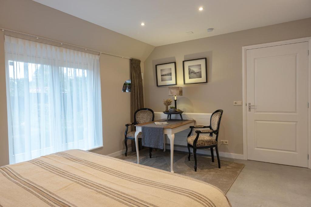 B&B Huiskamer van Vollenhove - Double Room With Private Bathroom
