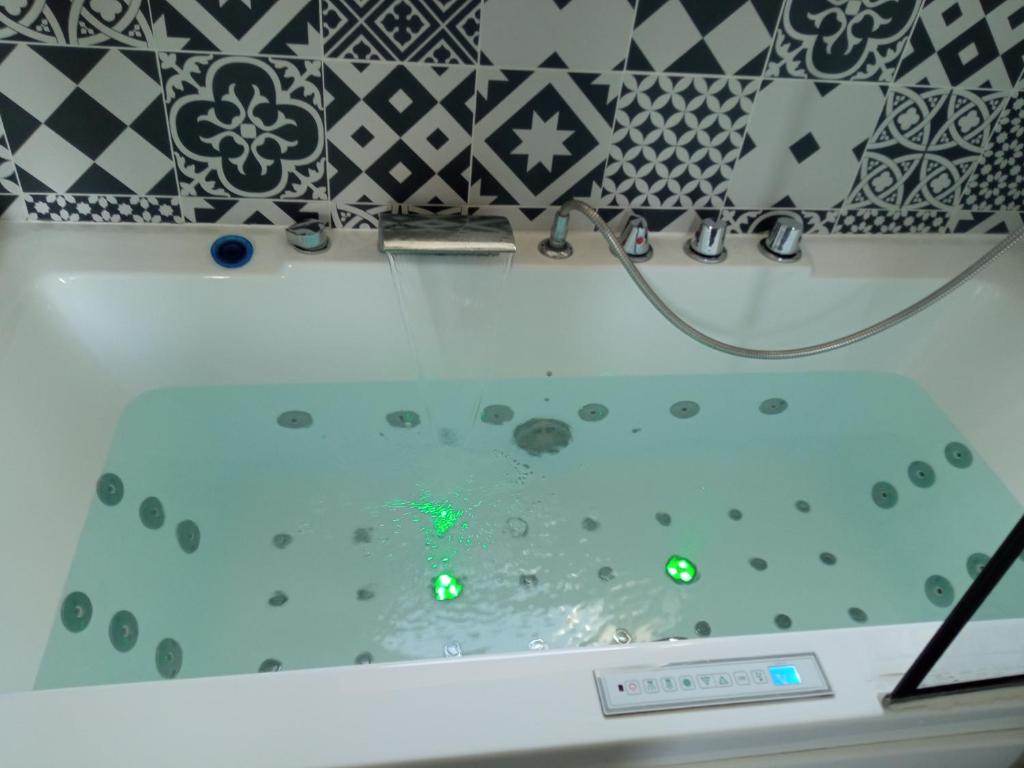 Koupelna v ubytování Hôtel Des Argousiers