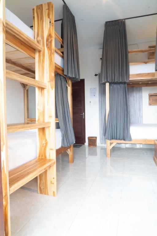 Surf & Party - Hostel Somewhere Else - 4