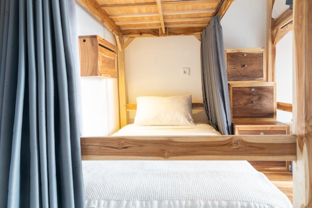 Surf & Party - Hostel Somewhere Else - 7