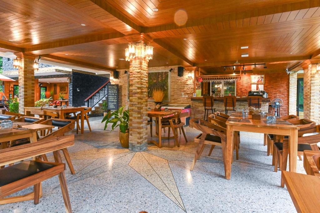 Restaurace v ubytování Cascade Tara