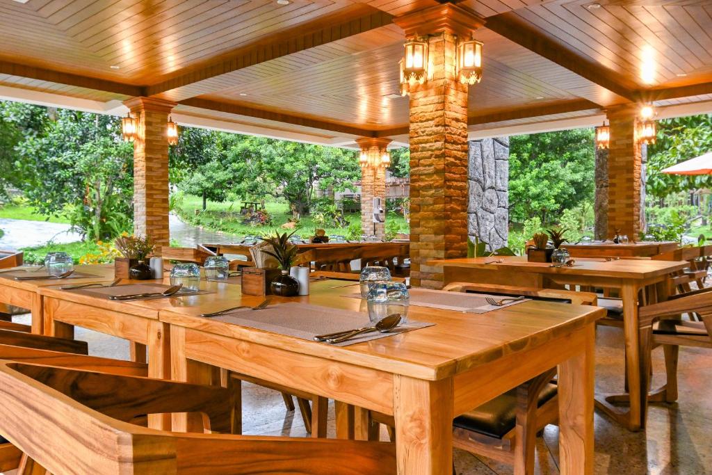 Restaurace v ubytování Cascade Tara