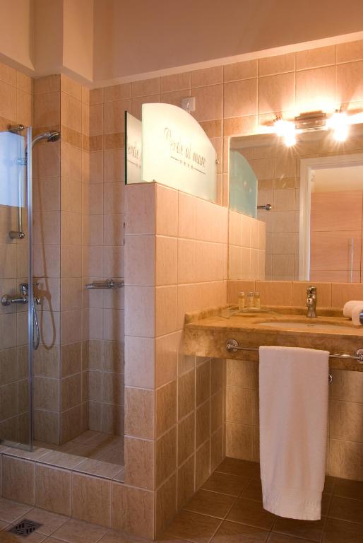 Koupelna v ubytování Verde Al Mare Boutique Hotel
