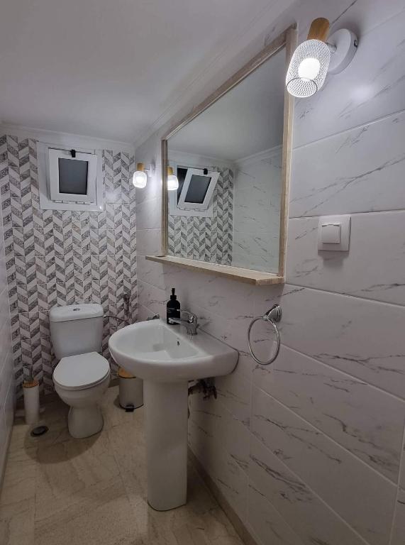 Center Point Thessaloniki - 14