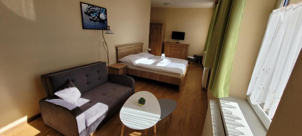 Penzion Burra - Habitación Doble Con Cama Extra