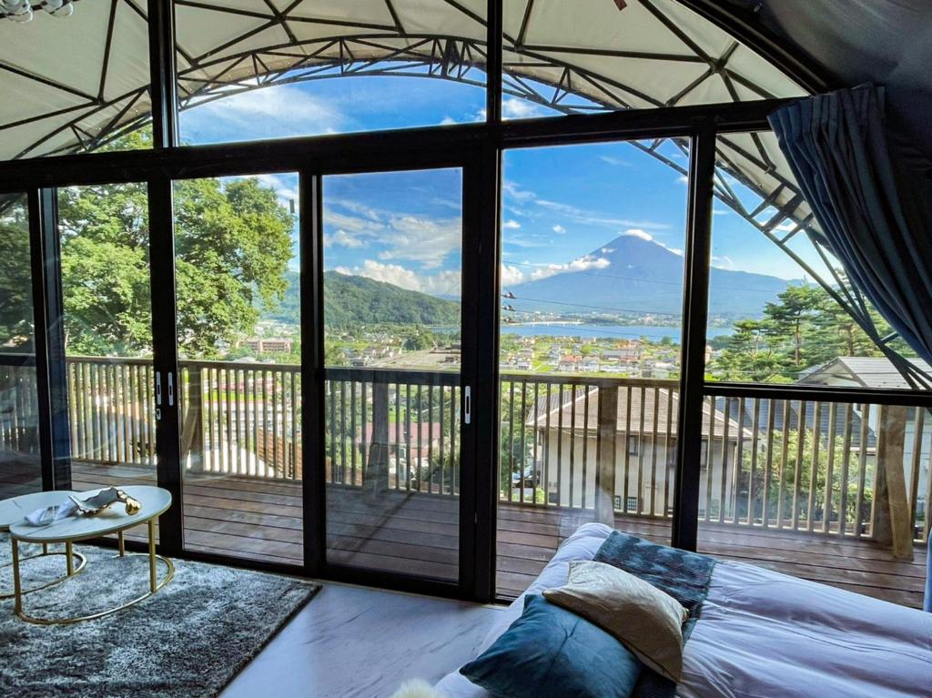 Příroda nedaleko luxury tent