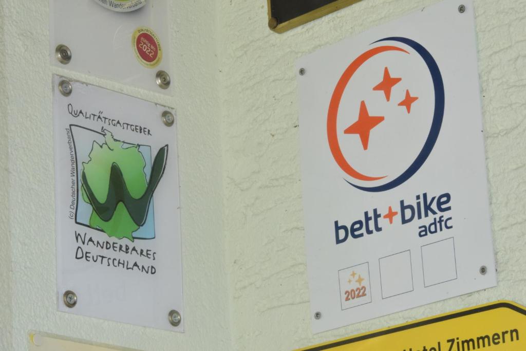 Certifikát, hodnocení, plakát nebo jiný dokument vystavený v ubytování Pension Domblick
