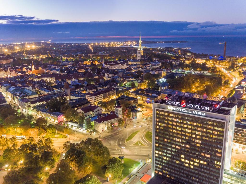 Nespecifikovaný výhled na destinaci Tallinn nebo výhled na město při pohledu z hotelu