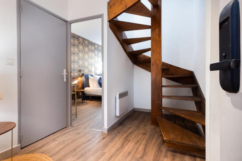Telewizja i/lub zestaw kina domowego w obiekcie N1 Des Études Cosy Duplex Netflix Balcon ConciergerieDameCarcas