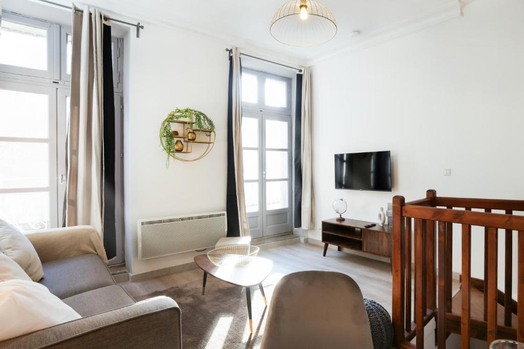Telewizja i/lub zestaw kina domowego w obiekcie N1 Des Études Cosy Duplex Netflix Balcon ConciergerieDameCarcas