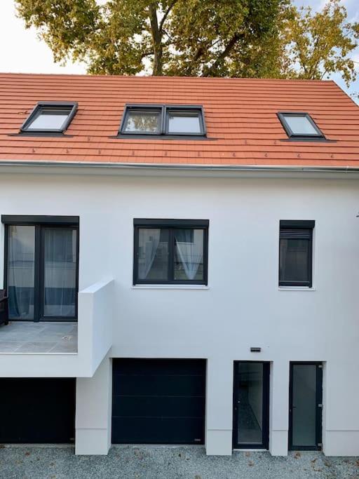 Budova, v ktorej sa apartmán nachádza