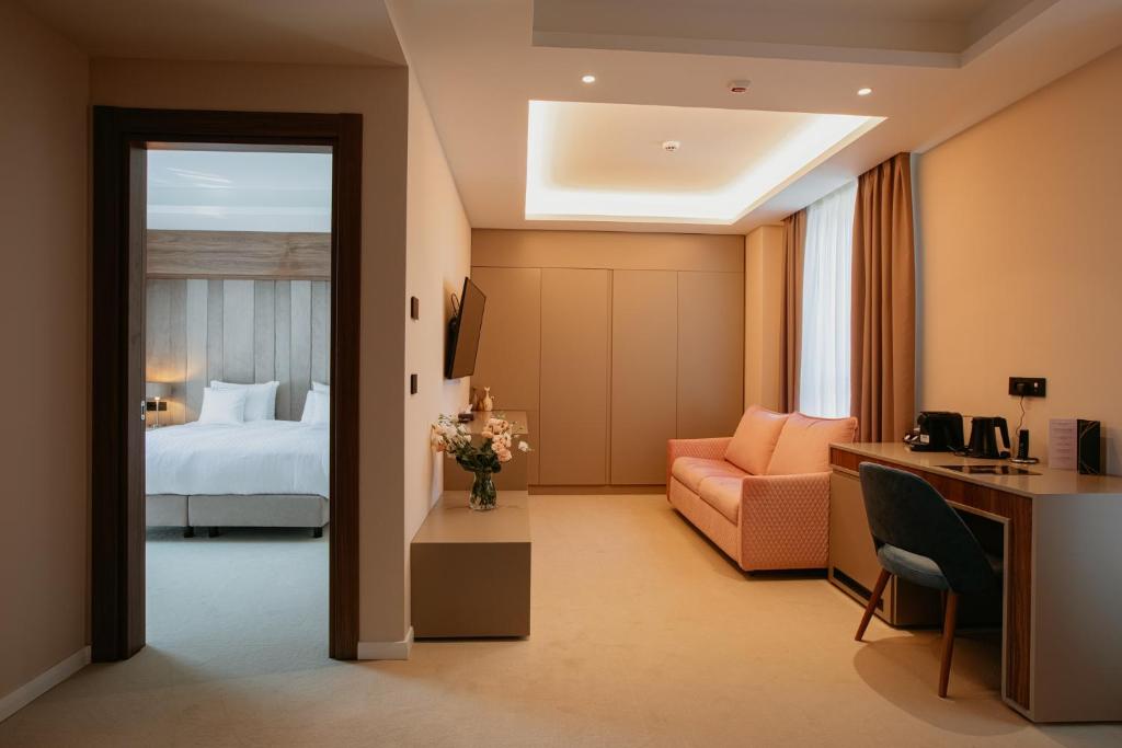 
Deluxe Family Suite
