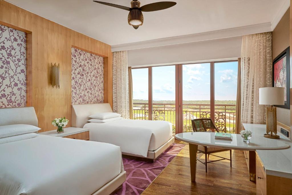 Phòng Cổ Điển Grand 2 Giường Đơn Nhìn Ra Sân Golf