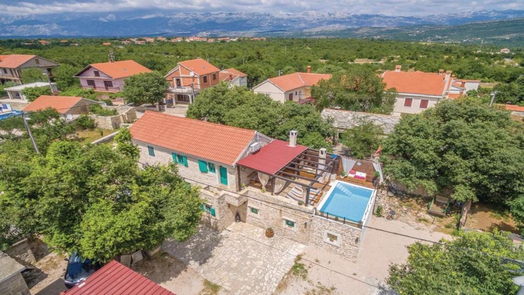 Stone villa Pietra with pool