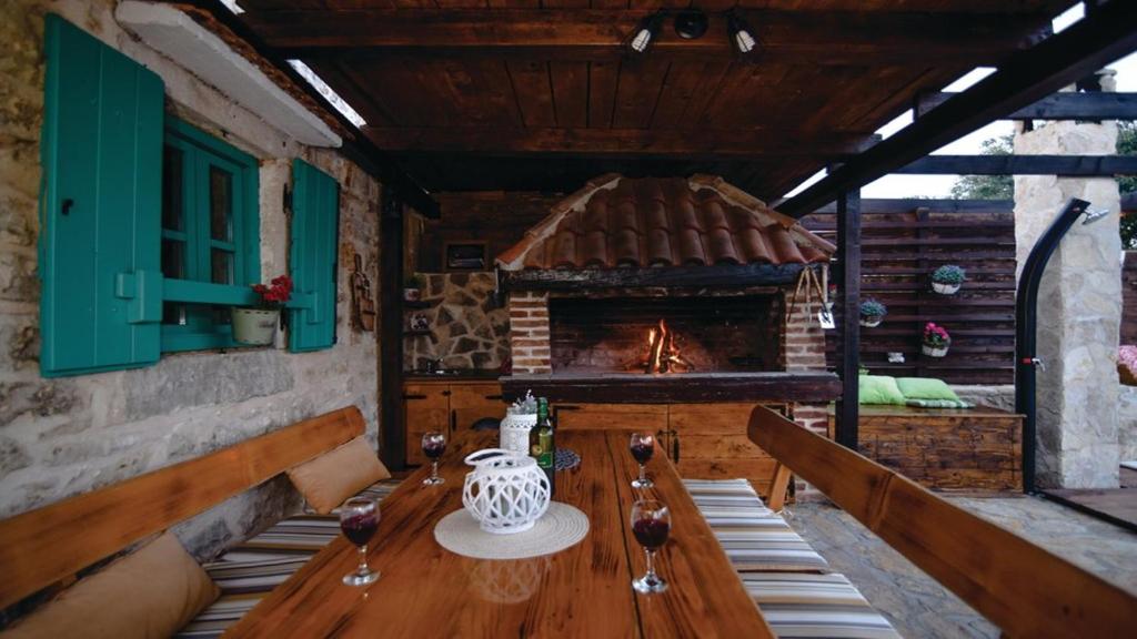 Fotografie z fotogalerie ubytování Stone villa Pietra with pool v destinaci Pridraga