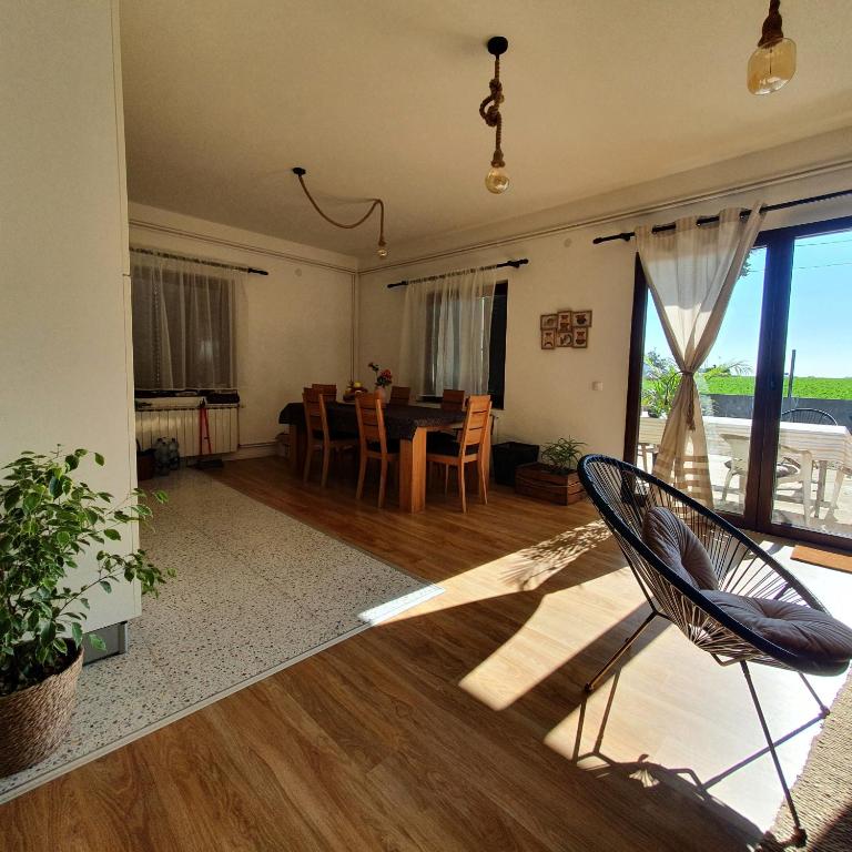 Posezení v ubytování Che Private Rooms Banovci