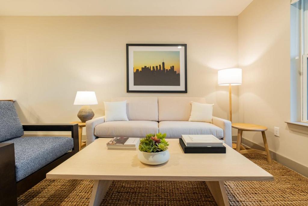 Modish and Spacious Apartments at The Exchange on Erwin in Durham, North Carolina - 