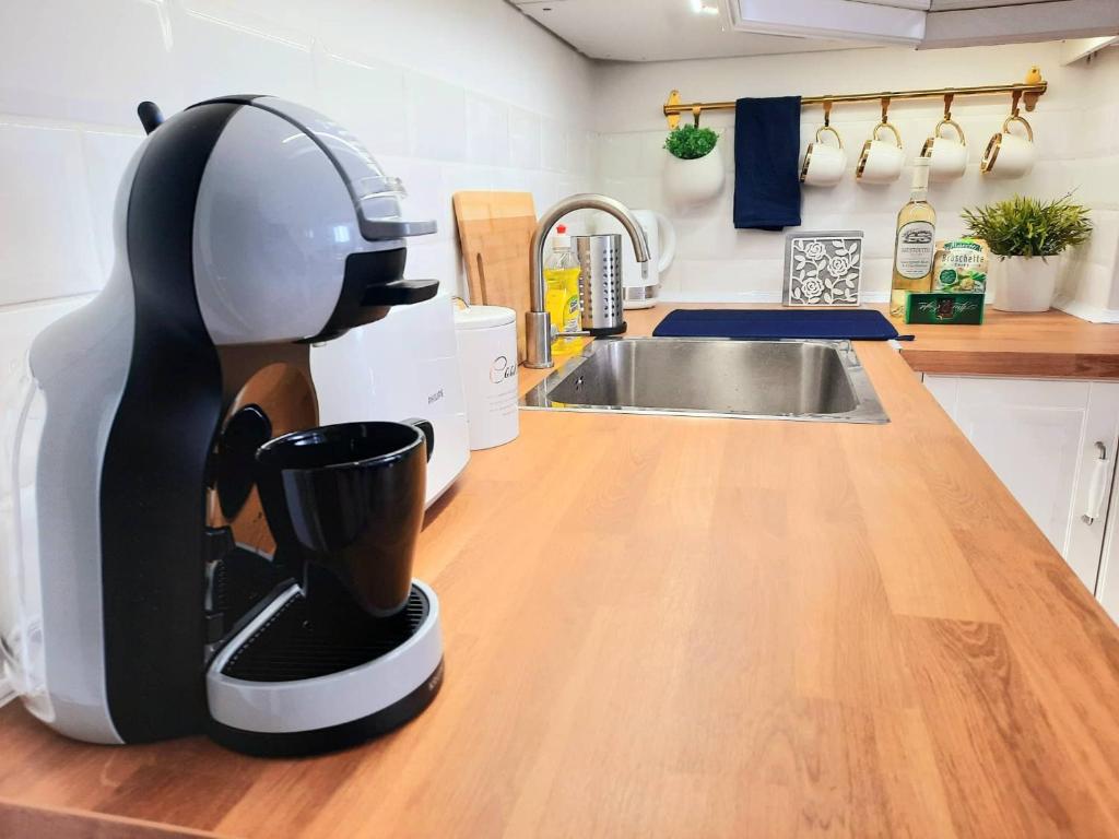 Kuchyň nebo kuchyňský kout v ubytování VARNA NAUTICAL Apartment
