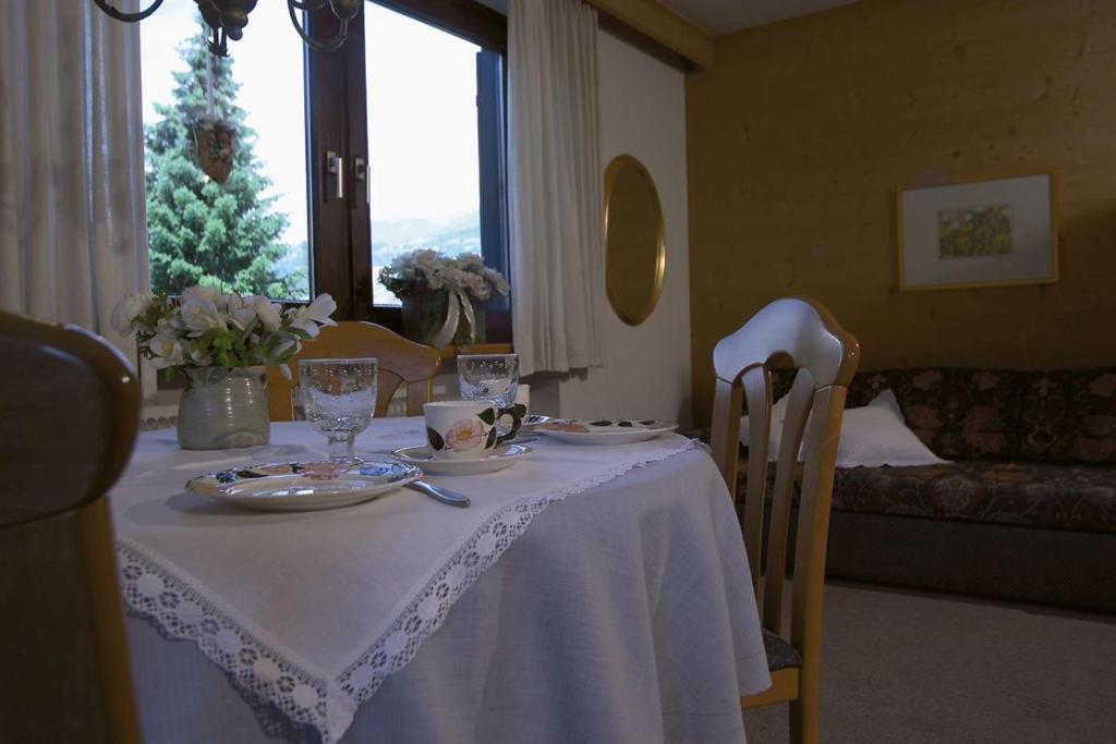 A seating area at Appartement Residenz Klabacher