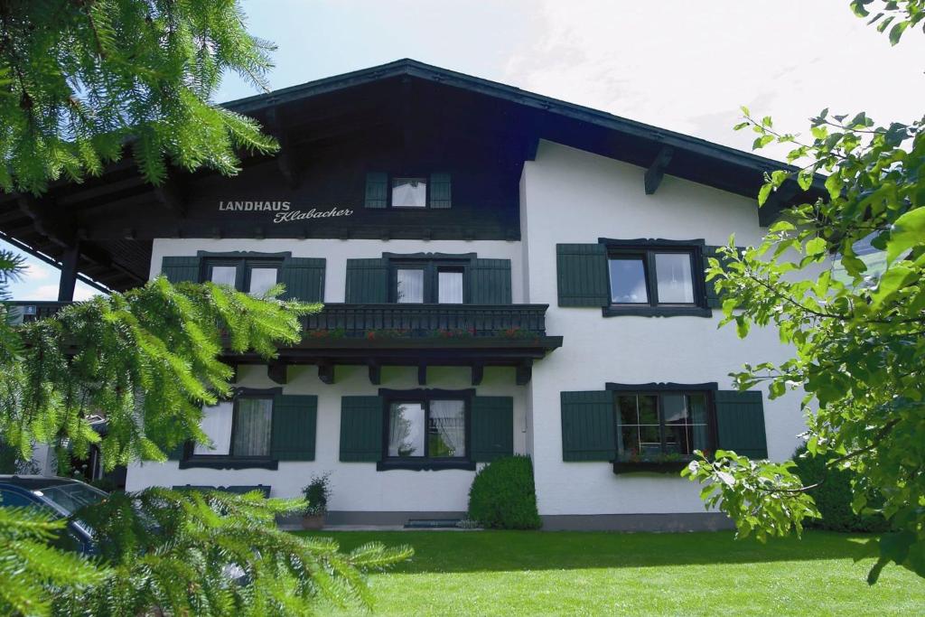 The building in which Az apartmant is located