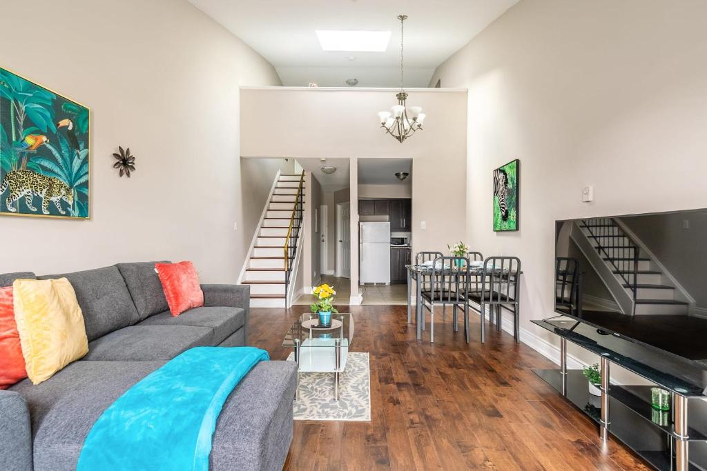 1BR Loft near DT Cambridge trails & parks - Housity