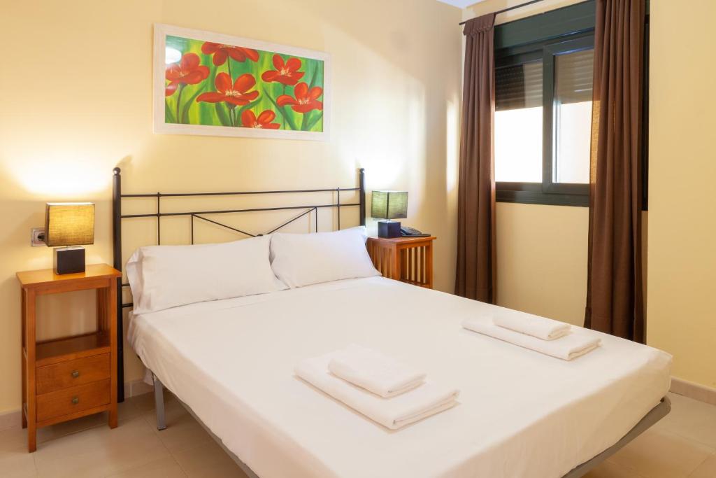 Apartamentos Playamarina - Two-Bedroom Apartment With Private Pool